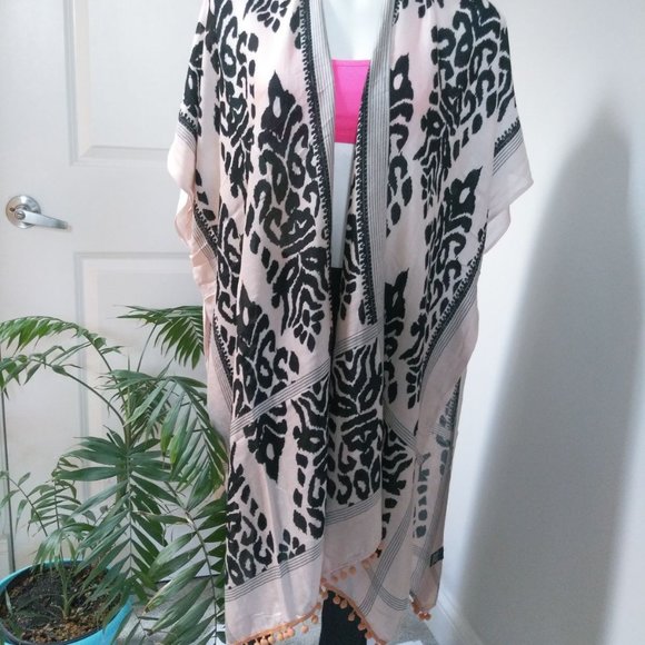 Kimono.  Last One - Picture 3 of 4